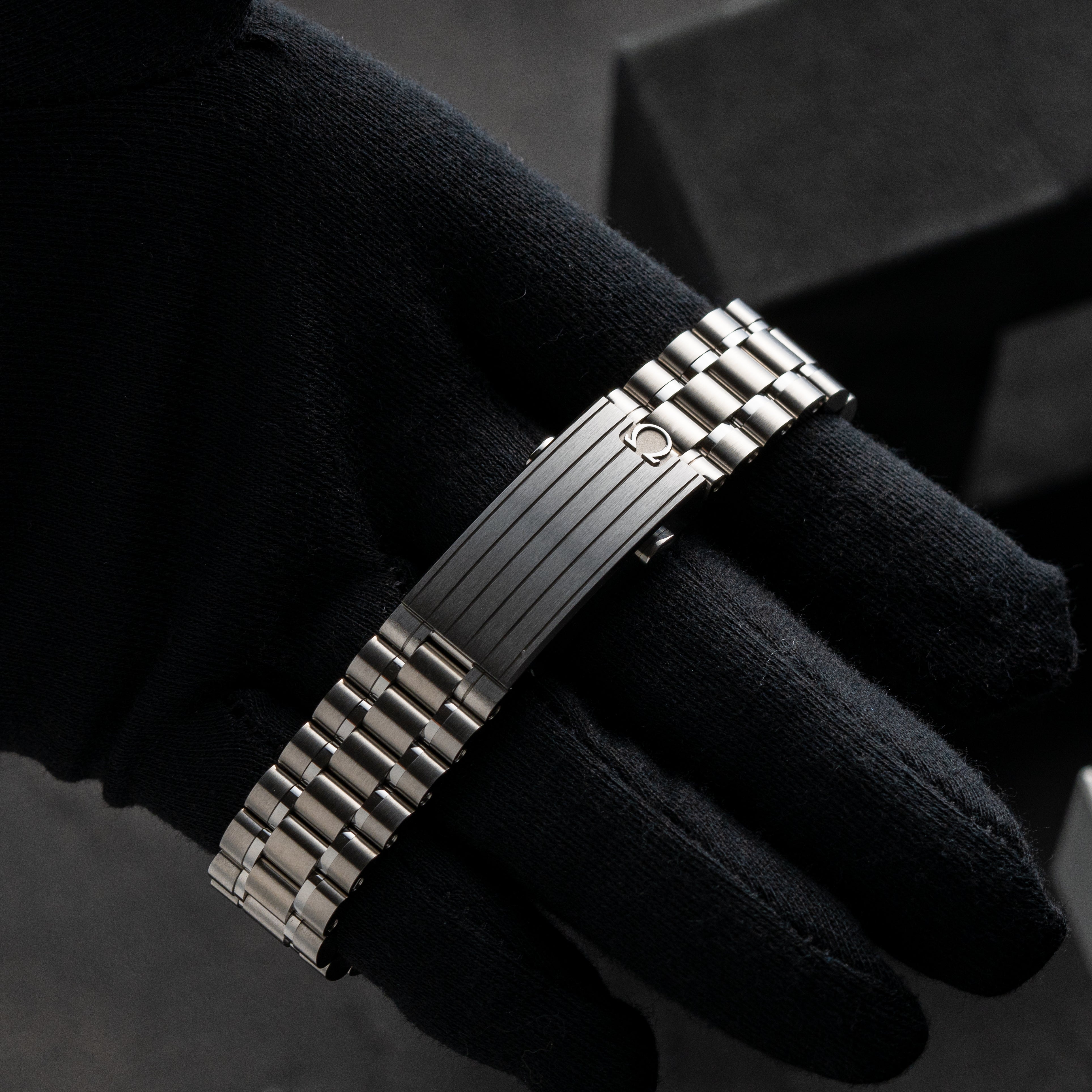 Authentic Speedmaster Chronoscope Panda Dial Bracelet Buckle with micro adjustment