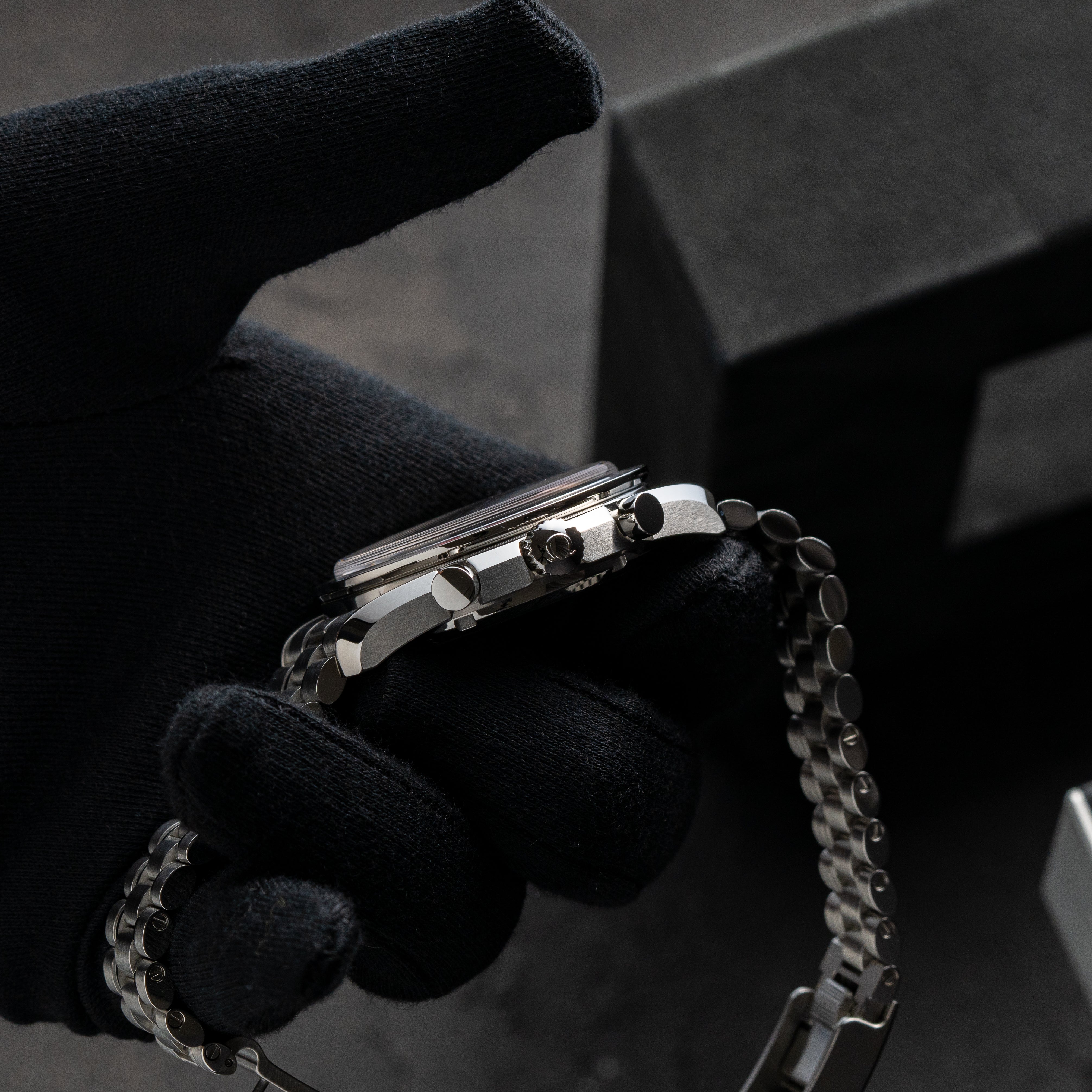 Omega Speedmaster Chronoscope Crown and Pushers