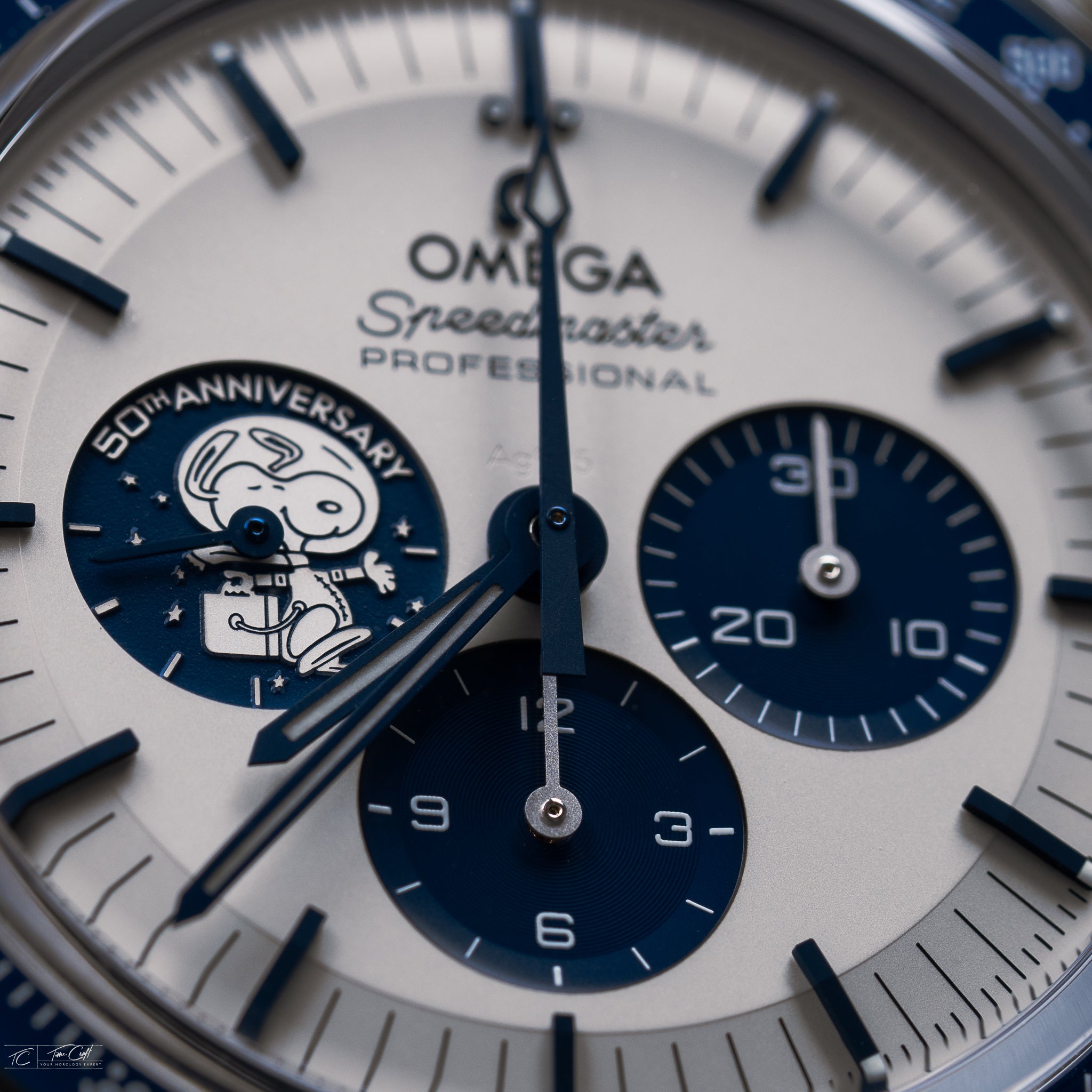 Omega Silver Snoopy Dial Detail Close Up